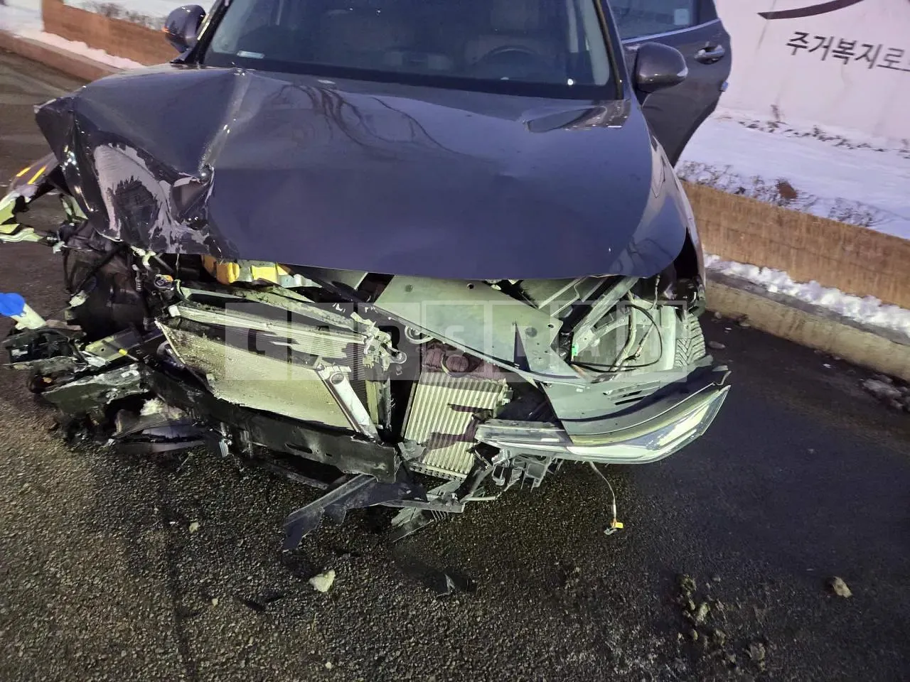 Photo 2 of 11: 2019 Hyundai Santa Fe, VIN KMHS381CDLU202146 — Korean insurance auction