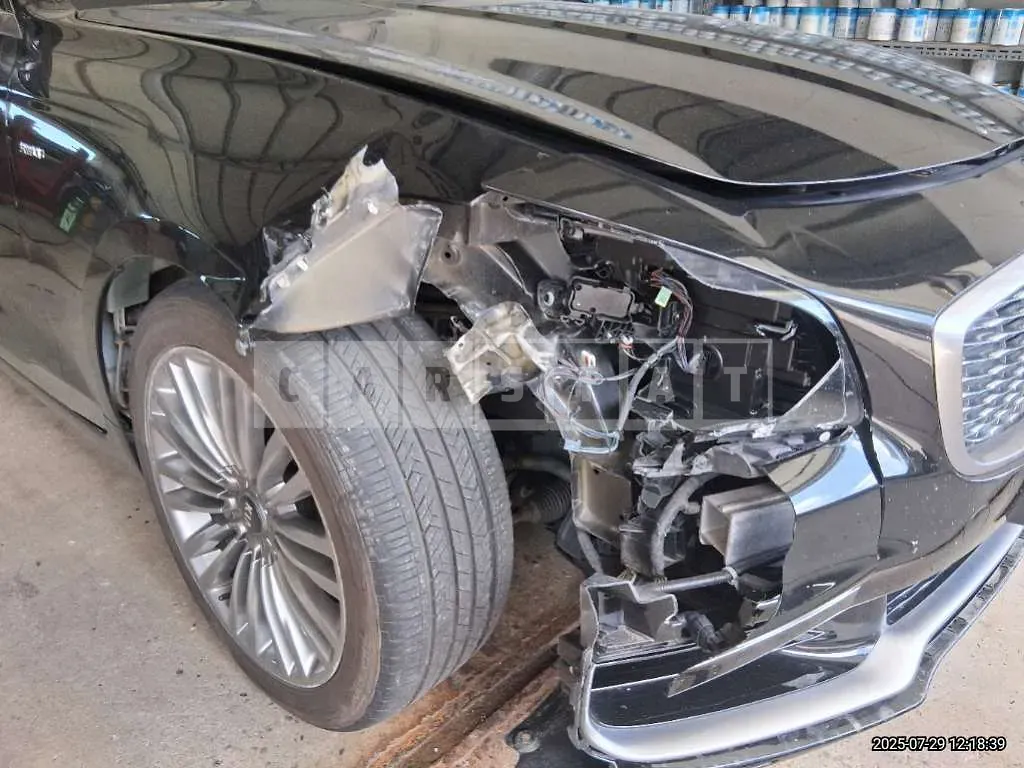 Photo 2 of 5: 2018 Kia K9 3.3 AWD — Korean insurance auction