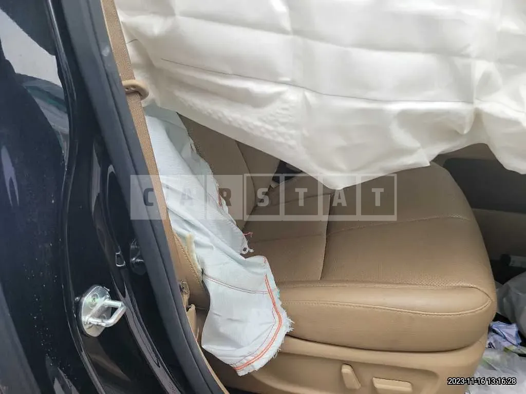 Photo 2 of 21: 2019 Kia Carnival Limousine, VIN KNAMB81ABKS481712 — Korean insurance auction