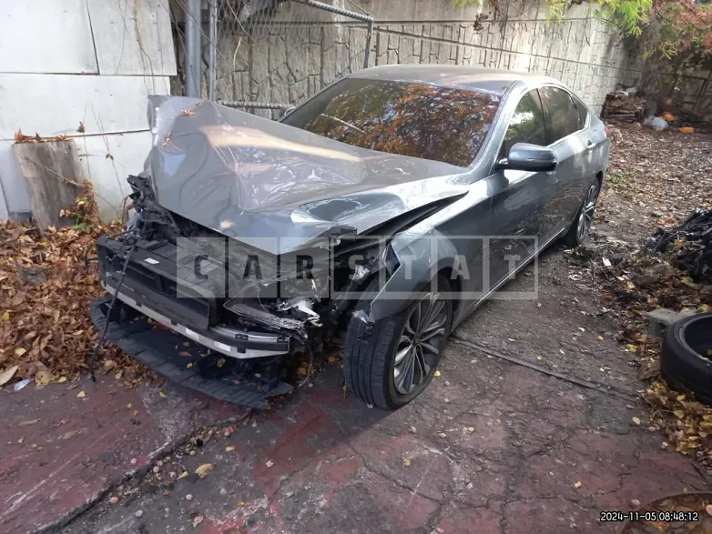 Photo 2 of 9: 2015 Genesis 3.3 — Korean insurance auction