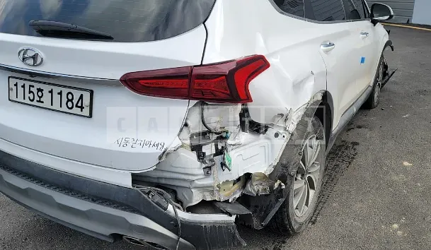 Photo 2 of 5: 2020 Hyundai Santa Fe, VIN KMHS281CBLU256464 — Korean insurance auction