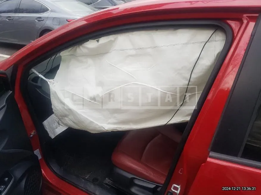 Photo 2 of 6: 2021 Toyota Prius 2WD — Korean insurance auction