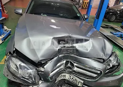 Photo 1 of 14: 2017 Mercedes-Benz E220d — Korean insurance auction