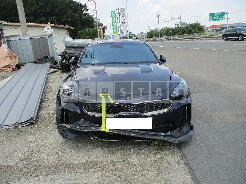 Photo 2 of 8: 2019 Kia Stinger — Korean insurance auction