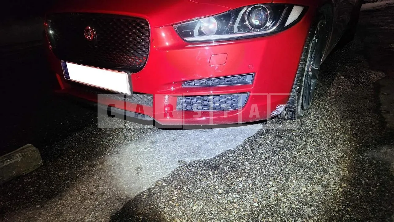 Photo 2 of 10: 2017 Jaguar XE 20d, VIN SAJAB4BN4HCP09489 — Korean insurance auction