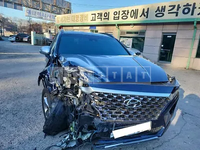 Photo 1 of 32: 2020 Hyundai Santa Fe, VIN KMHS581ADLU238694 — Korean insurance auction