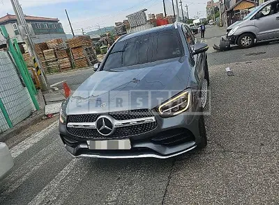 Photo 1 of 6: 2020 Mercedes-Benz GLC300 4Matic — Korean insurance auction