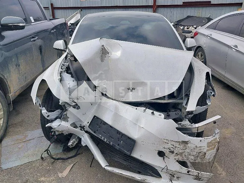 Photo 2 of 9: 2021 Tesla Model 3 Long Range, VIN 5YJ3E1EBXMF025672 — Korean insurance auction
