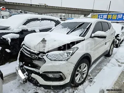 Photo 1 of 8: 2016 Hyundai Santa Fe, VIN KMHSU81UBGU656801 — Korean insurance auction