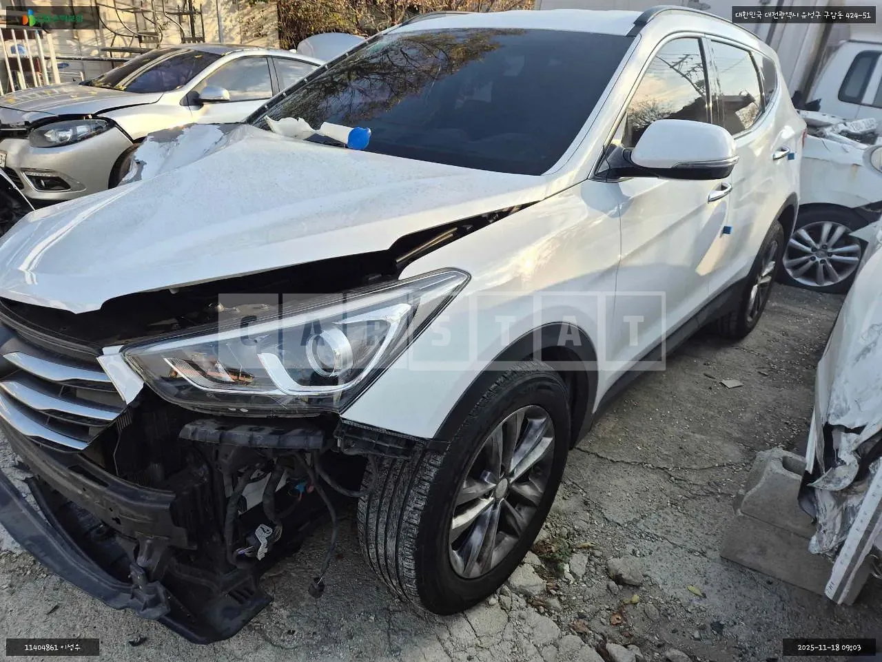 Photo 2 of 9: 2017 Hyundai Santa Fe, VIN KMHSW81UBJU810246 — Korean insurance auction