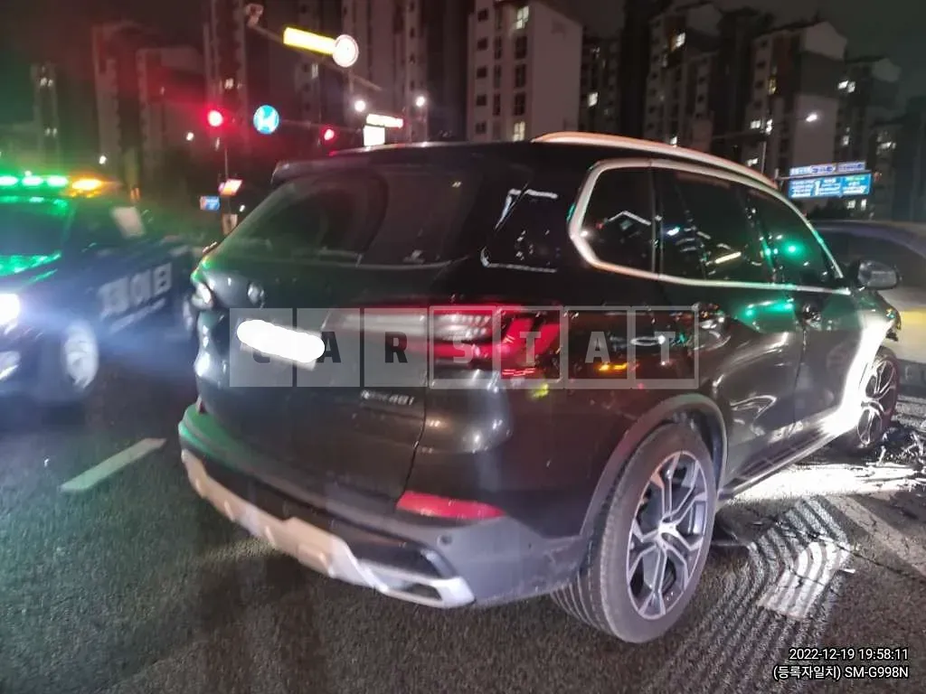 Photo 2 of 4: 2022 BMW X5 xDrive 40i, VIN WBACR6105N9N01521 — Korean insurance auction