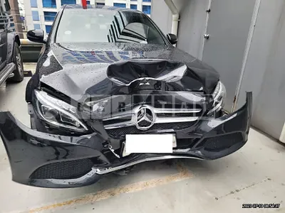 Photo 1 of 31: 2017 Mercedes-Benz C 200, VIN WDDWF4CB4HF407900 — Korean insurance auction