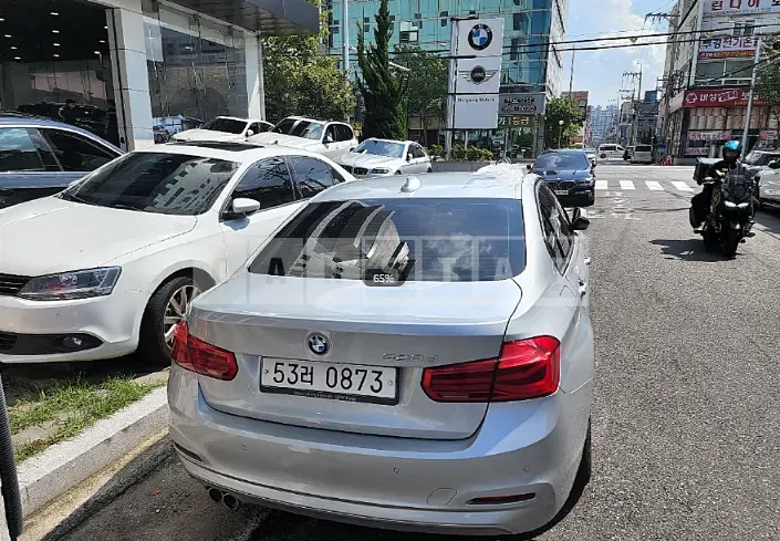 Photo 2 of 15: 2016 BMW 320d Efficient Dynamics Edition, VIN WBA8D1109GK655605 — Korean insurance auction