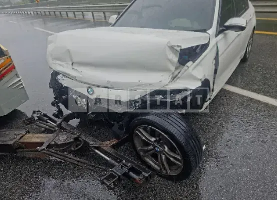Photo 2 of 9: 2018 BMW 320d, VIN WBA8C5105JA074948 — Korean insurance auction