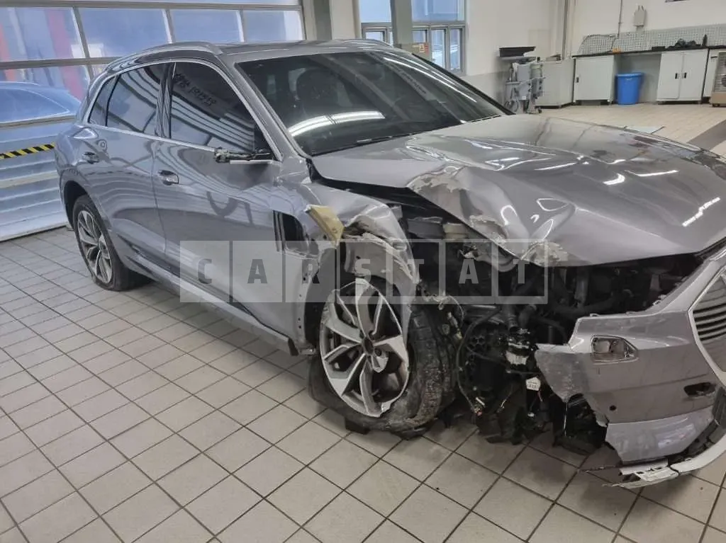 Photo 2 of 23: 2020 Audi e-tron 55 quattro, VIN WAUZZZGE8LB030520 — Korean insurance auction