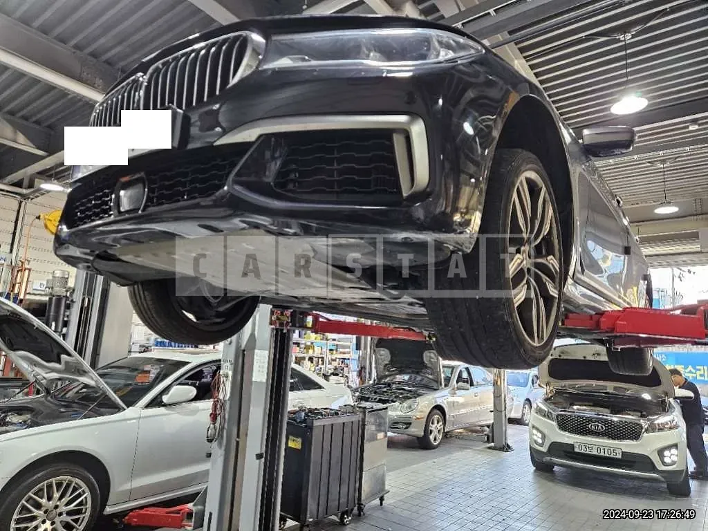 Photo 2 of 16: 2019 BMW M760Li xDrive — Korean insurance auction