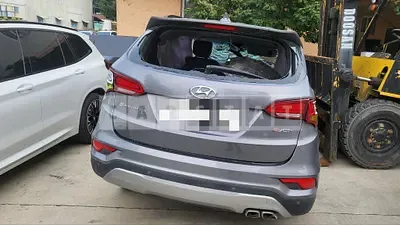 Photo 1 of 8: 2016 Hyundai Santa Fe DM 2.2, VIN KMHSW81XBGU622362 — Korean insurance auction