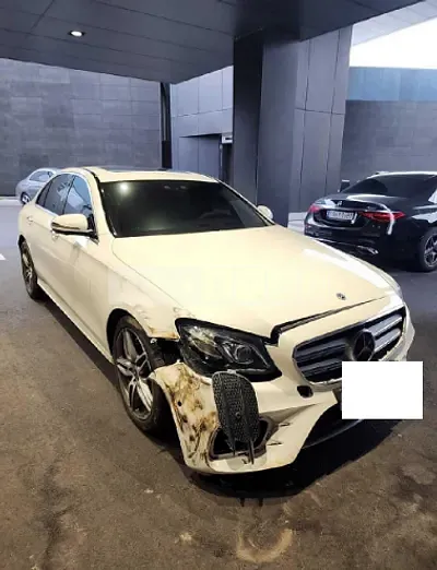 Photo 1 of 30: 2020 Mercedes-Benz E300 4Matic, VIN W1KZF4KB2LA841219 — Korean insurance auction