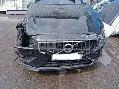 Photo 1 of 36: 2019 Volvo V60CCT5 AWD, VIN YV1ZZ102CK1004469 — Korean insurance auction