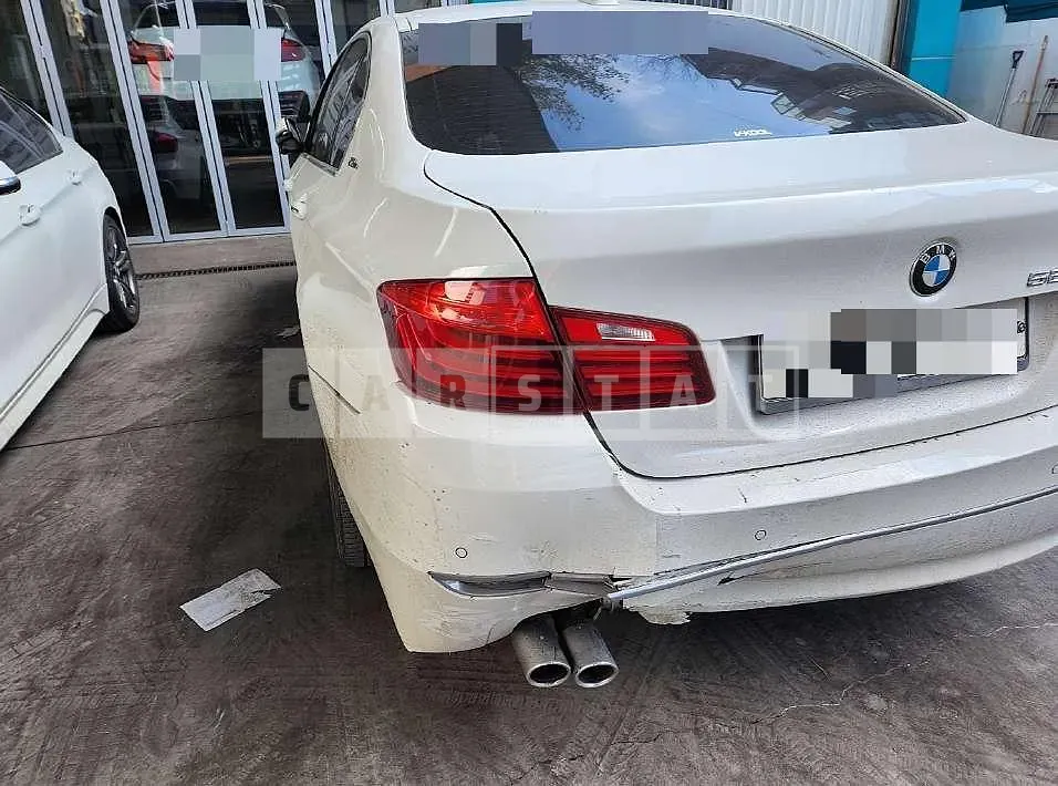 Photo 2 of 11: 2016 BMW 528i — Korean insurance auction