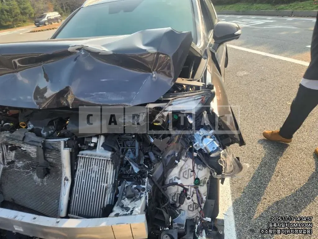 Photo 2 of 11: 2020 Hyundai Santa Fe TM 4WD — Korean insurance auction