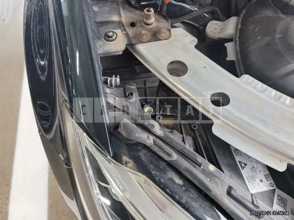 Photo 2 of 13: 2019 Mercedes-Benz C 200, VIN WDDWF8AB5KR488437 — Korean insurance auction