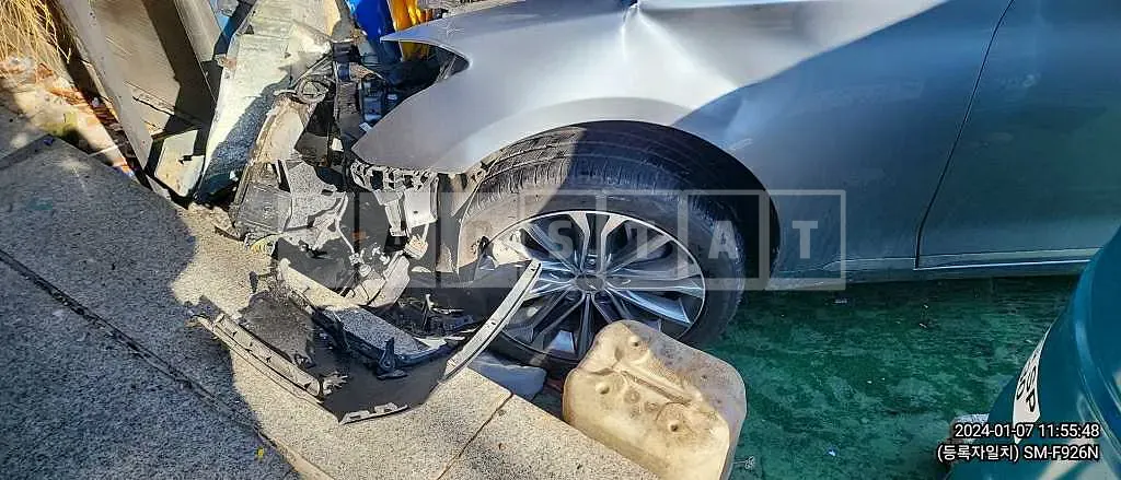 Photo 2 of 10: 2015 Genesis 3.3 — Korean insurance auction