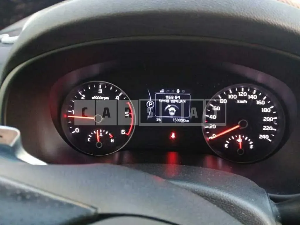Photo 2 of 12: 2017 Kia Sportage — Korean insurance auction