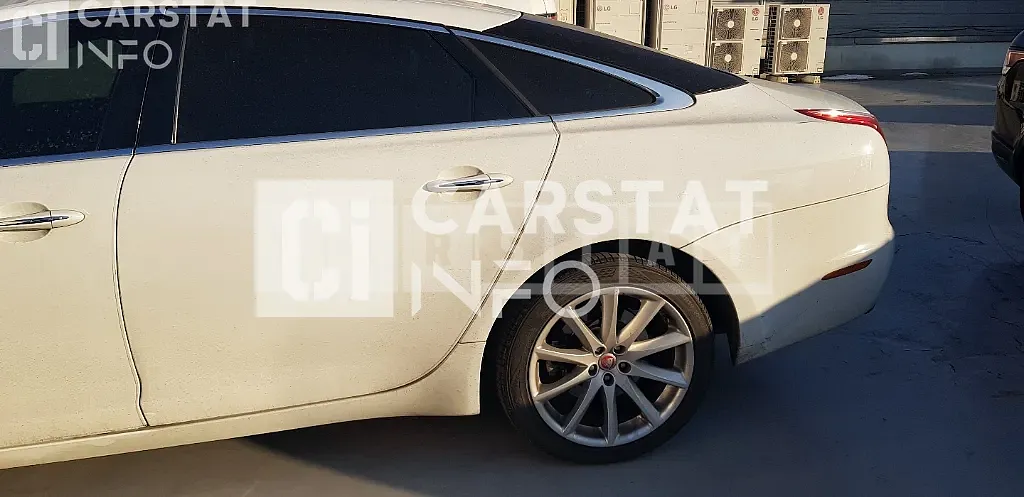 Photo 2 of 13: 2014 Jaguar XJ 3.0 d — Korean insurance auction