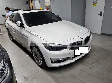 Photo 2 of 12: 2020 BMW 320d GranTurismo, VIN WBA8T3108LCD22978 — Korean insurance auction