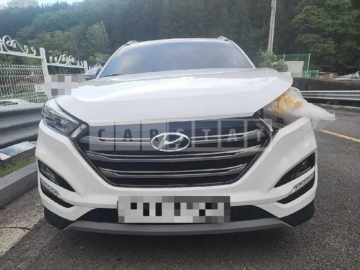 Photo 2 of 12: 2017 Hyundai Tucson — Korean insurance auction