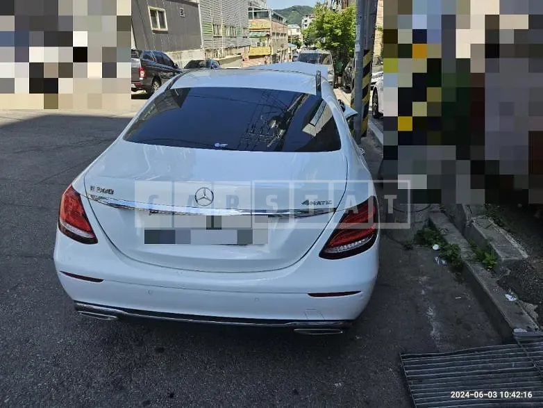 Photo 2 of 51: 2019 Mercedes-Benz E300 4Matic — Korean insurance auction
