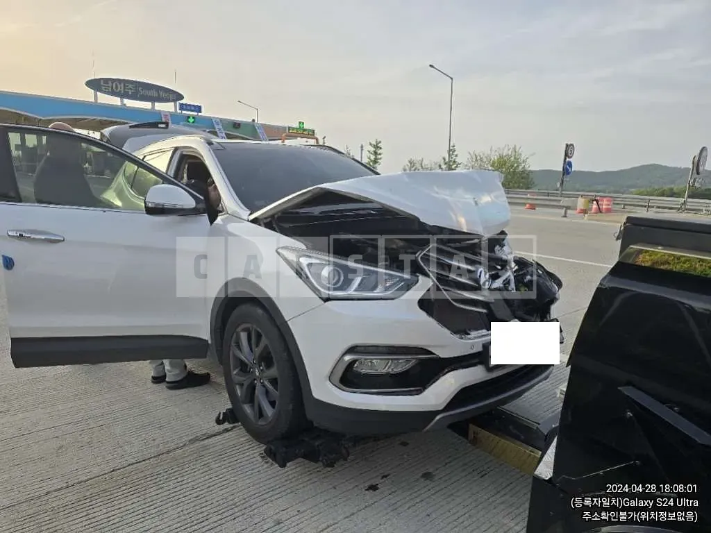 Photo 2 of 4: 2016 Hyundai Santa Fe — Korean insurance auction