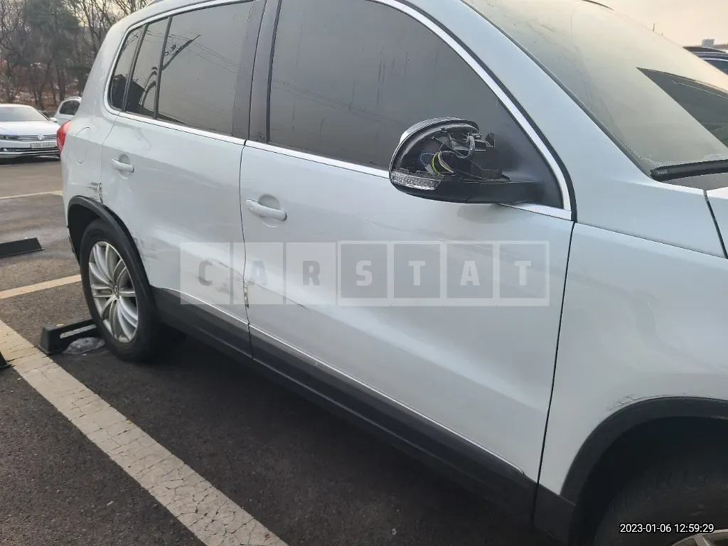 Photo 2 of 16: 2014 Volkswagen Tiguan 2.0 TDI Blue Motion — Korean insurance auction