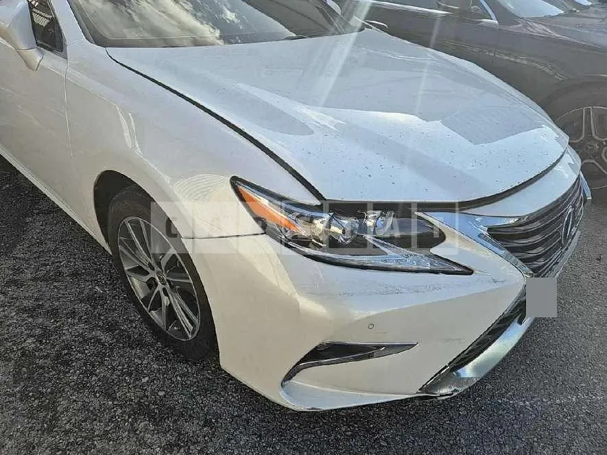 Photo 2 of 12: 2016 Lexus ES300h — Korean insurance auction