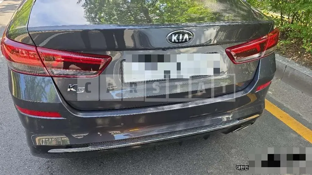 Photo 2 of 9: 2019 Kia K5 2.0 — Korean insurance auction