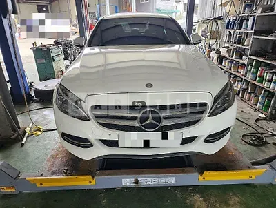 Photo 1 of 8: 2014 Mercedes-Benz C220 BlueTec, VIN WDDWF0EB5FF058555 — Korean insurance auction