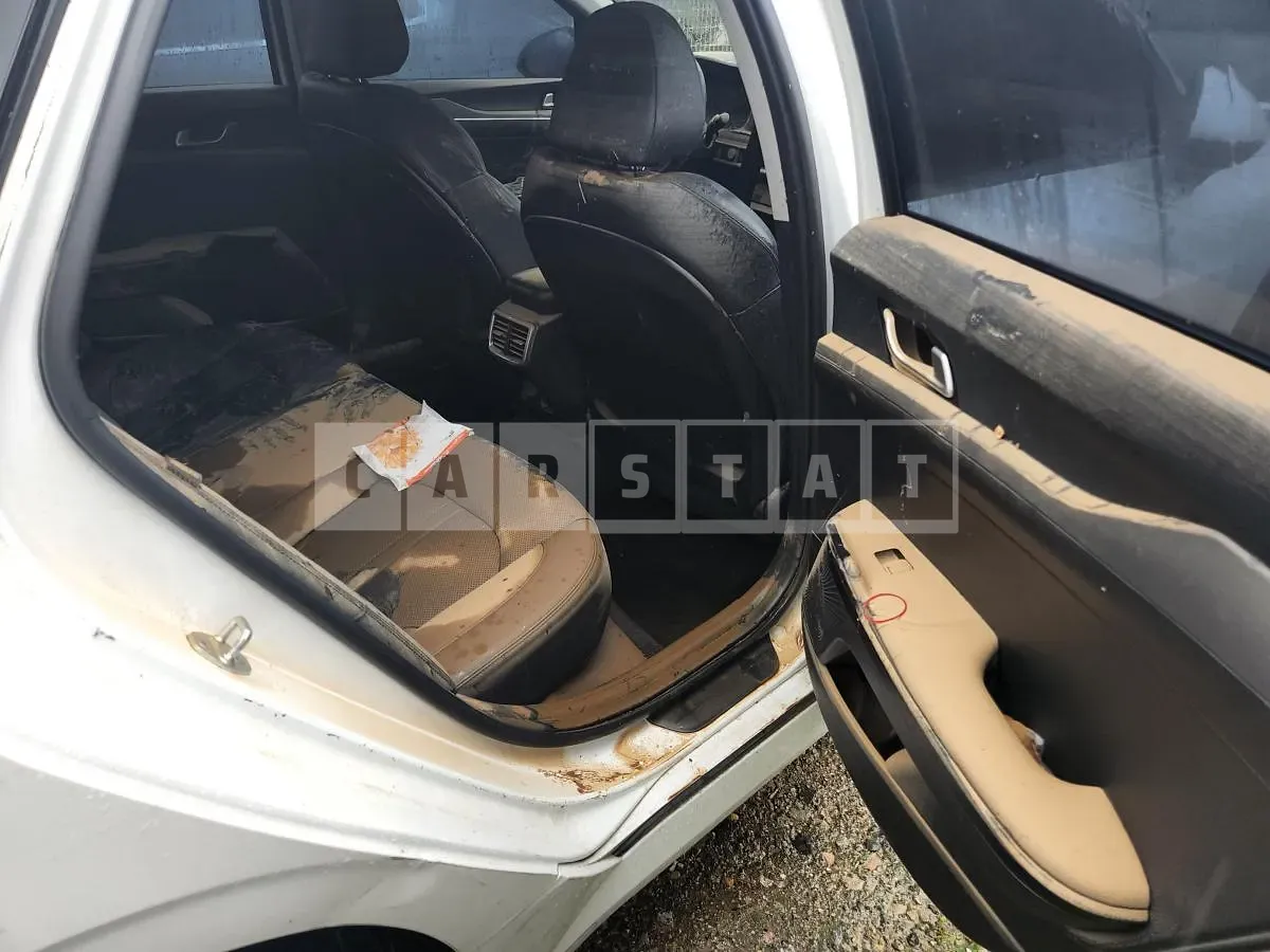 Photo 2 of 8: 2020 Kia K5 2.0(LPG), VIN KNAG741BBLA054608 — Korean insurance auction