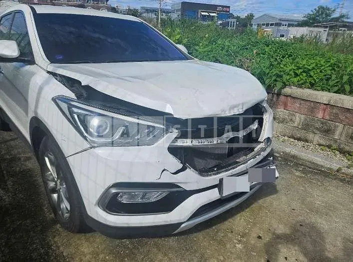 Photo 2 of 11: 2015 Hyundai Santa Fe DM — Korean insurance auction