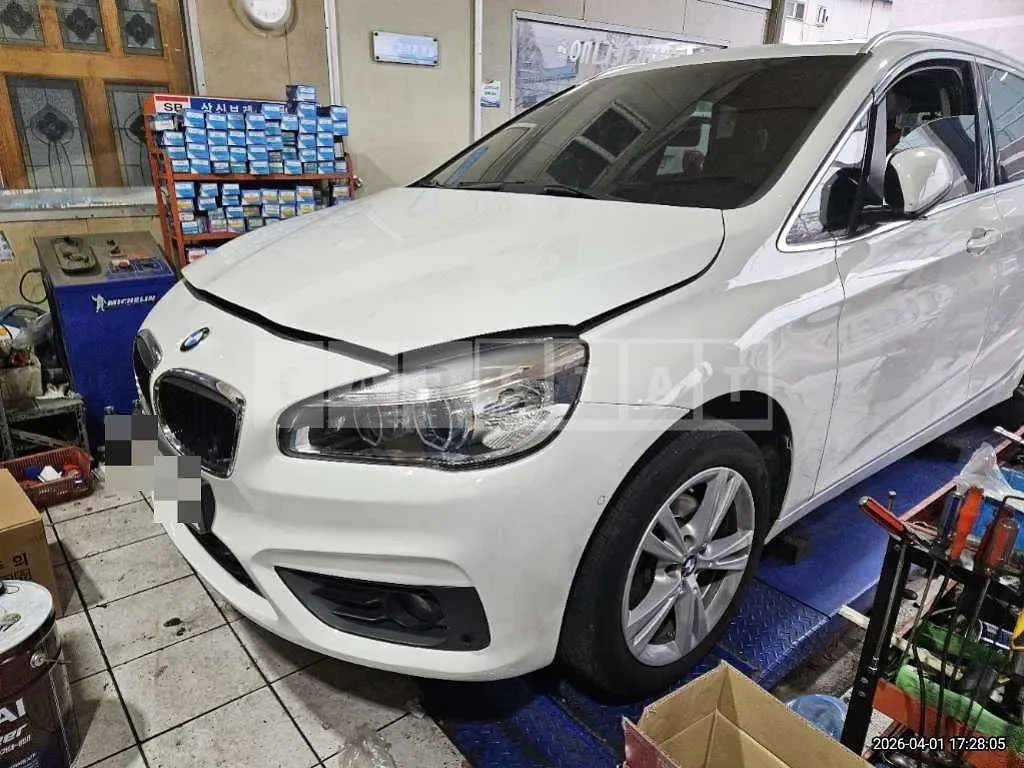 Photo 2 of 17: 2015 BMW Active Tourer — Korean insurance auction