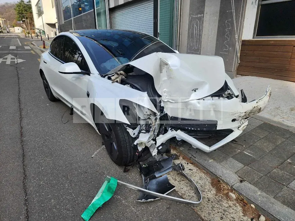 Photo 2 of 35: 2021 Tesla Model 3 Long Range, VIN 5YJ3E1EBXMF025672 — Korean insurance auction