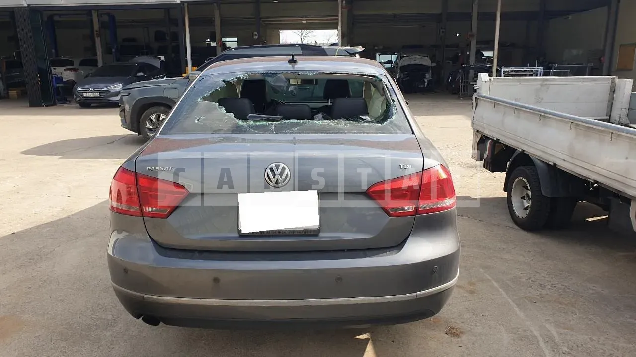 Photo 2 of 16: 2015 Volkswagen Passat 2.0 TDI, VIN 1VWZZZA3ZFC084631 — Korean insurance auction