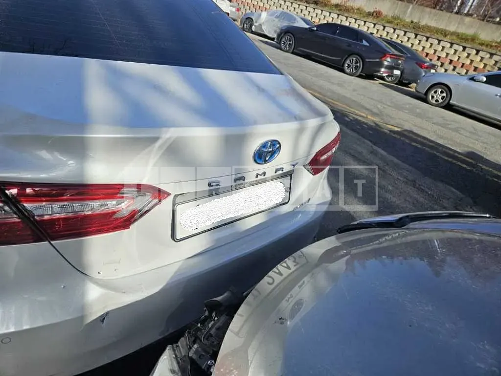 Photo 2 of 20: 2019 Toyota Camry Hybrid, VIN JTNB21HK3K3023669 — Korean insurance auction