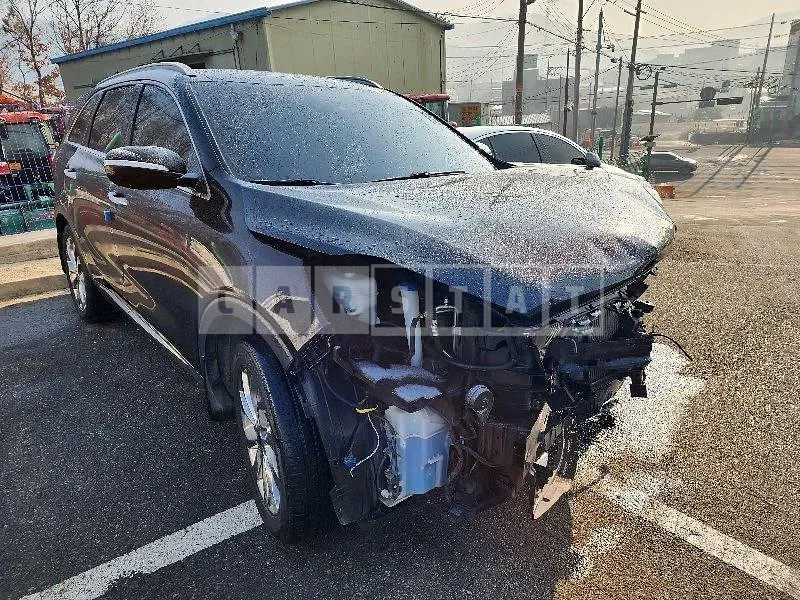 Photo 2 of 8: 2018 Kia Sorento 2.2 (4WD), VIN KNAPH81BDJA439274 — Korean insurance auction