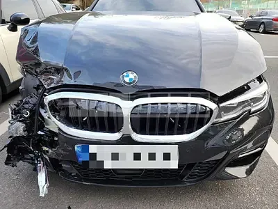 Photo 1 of 13: 2022 BMW 320i, VIN WBA5X5101NFN04989 — Korean insurance auction