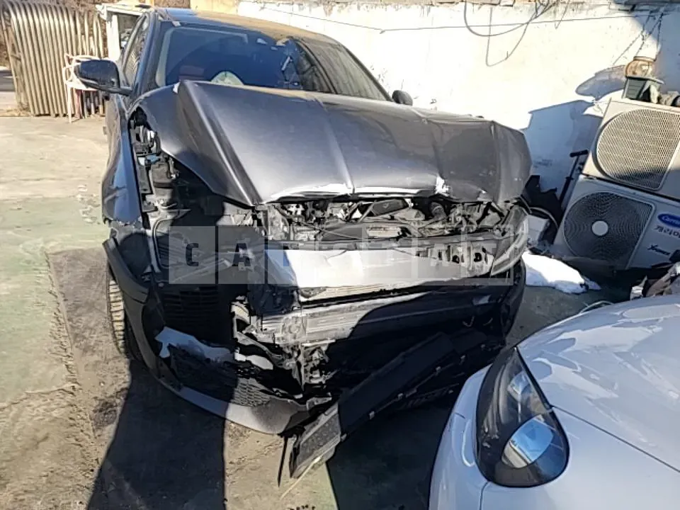 Photo 2 of 10: 2017 Jaguar XF 20d, VIN SAJBA4BN7HCY33604 — Korean insurance auction