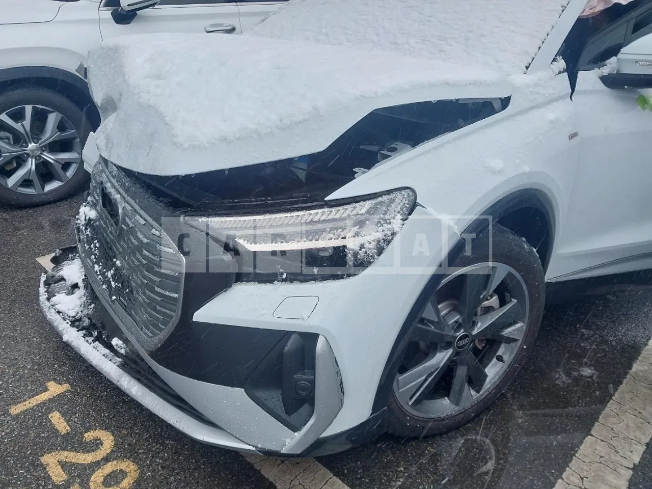 Photo 2 of 19: 2022 Audi Q4 e-tron 40, VIN WAUZZZFZ3NP044058 — Korean insurance auction