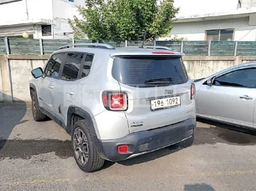 Photo 2 of 11: 2016 Jeep Zip Renegade, VIN 1C4BU0000GPC48905 — Korean insurance auction