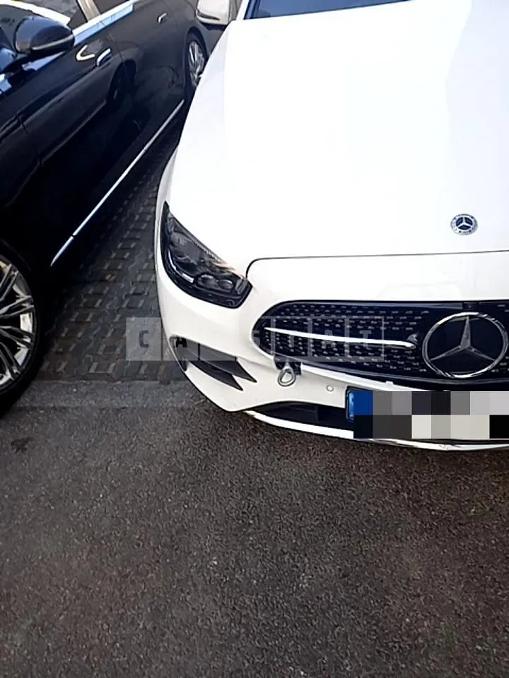 Photo 2 of 12: 2023 Mercedes-Benz E250, VIN W1KZF4FB8PB120963 — Korean insurance auction