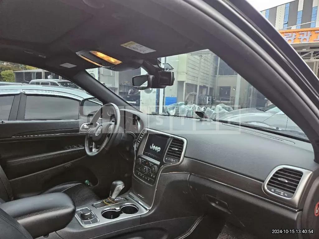 Photo 2 of 15: 2018 Jeep Straw Grand Cherokee — Korean insurance auction
